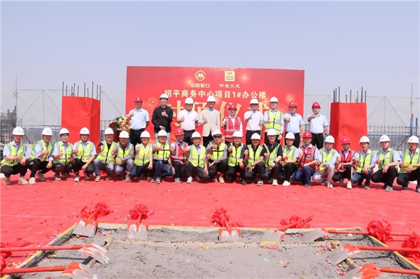 昆竞技宝JJB官方网站明巫家坝核心区域又一地标建筑主体结构封顶